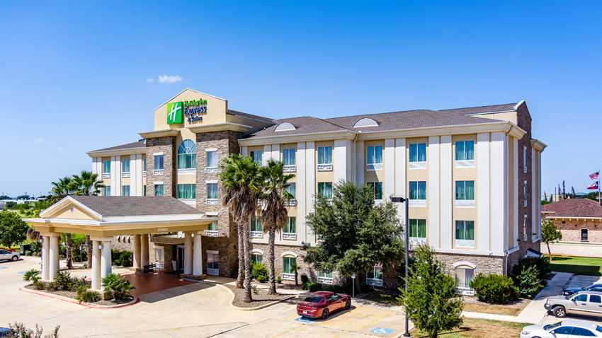 Holiday Inn Express in Texas - $3.2 Million Acquisition Loan and $825,000 Renovation Loan